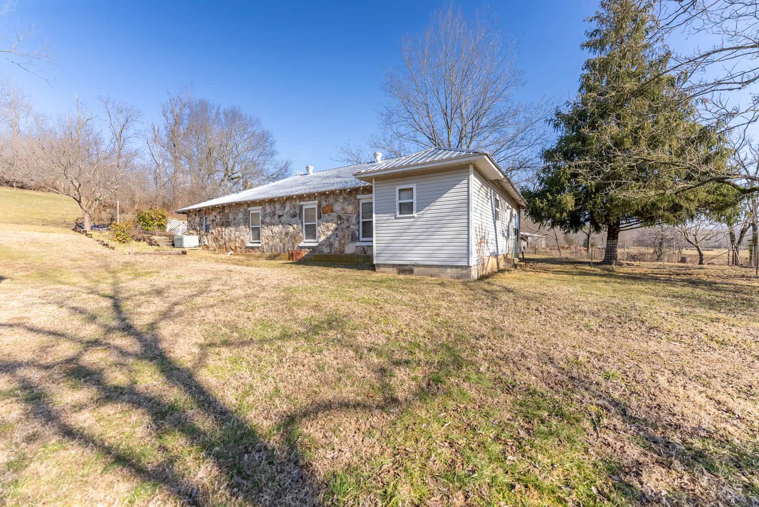 Farm for Sale in the Missouri AND Arkansas Ozarks