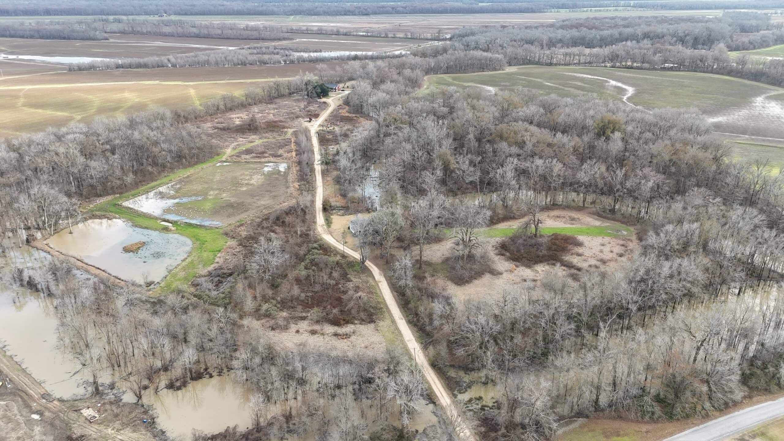 LA Delta Duck and Deer Hunting Property with a Camp