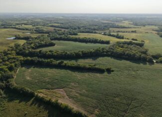 Albany, Mo farm with 196 m/l Acres