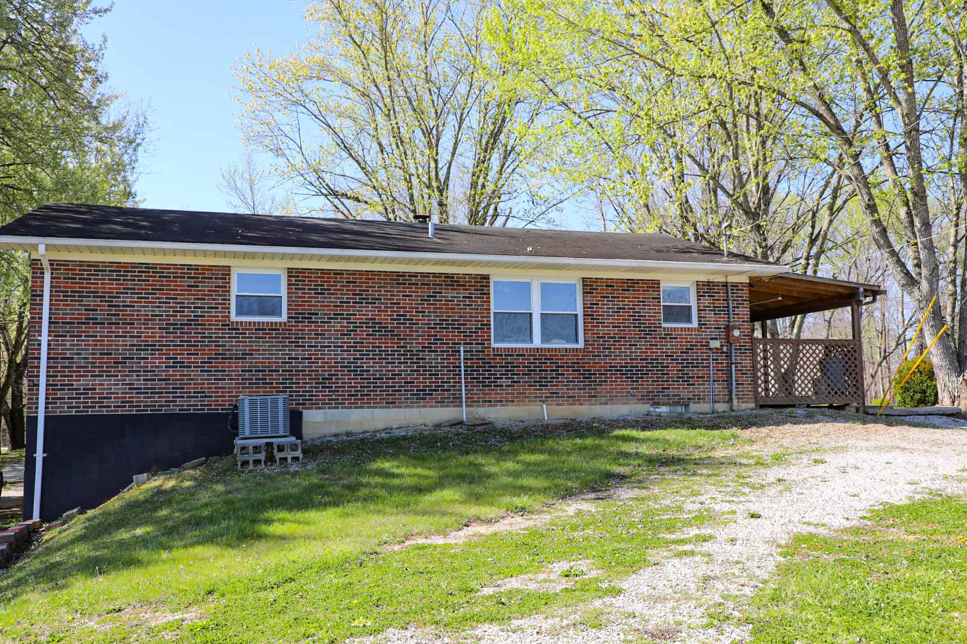 93 acre hunting property with home and large shop adjoining Lake Cumberland. Wayne County Kentucky. South Central Kentucky