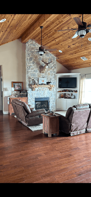 Gorgeous family home situated on 30 acres with two stock ponds