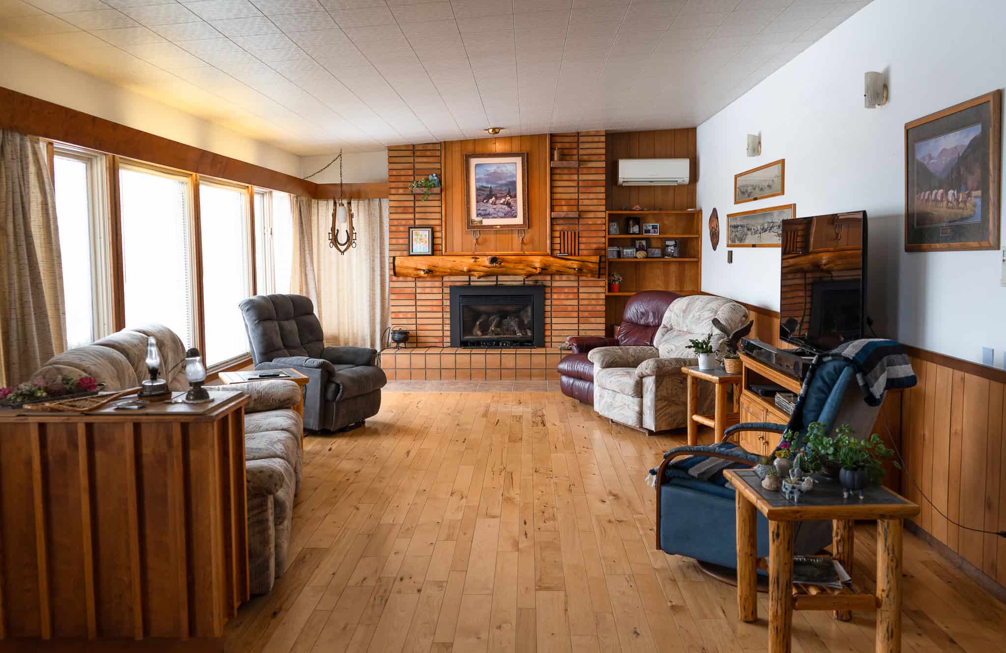 Hunter’s Paradise: Country Home on 160+ Acres in Custer, Montana