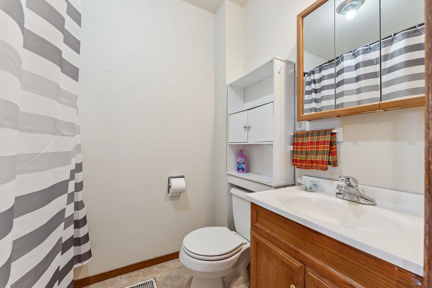 CHARMING 3- BEDROOM HOME ON 20 ACRES