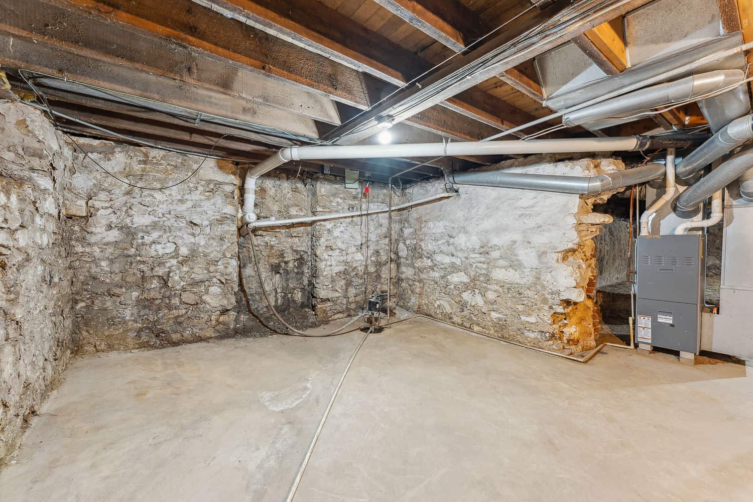 CHARMING 3- BEDROOM HOME ON 20 ACRES