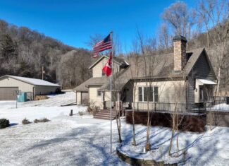 Discover S790 Wrobel Road Chaseburg Wisconsin