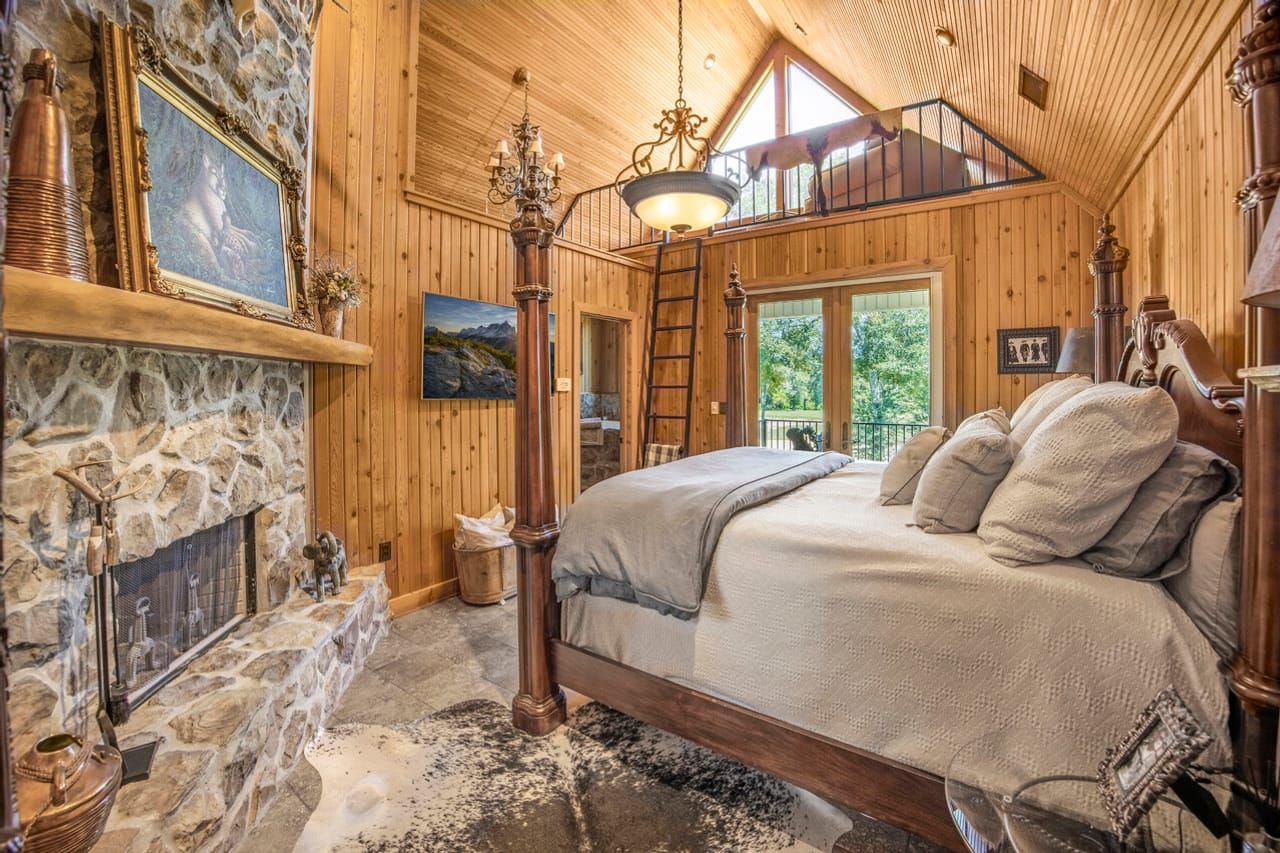 Hunting Lodge with Waterfall in Wilkinson County, MS