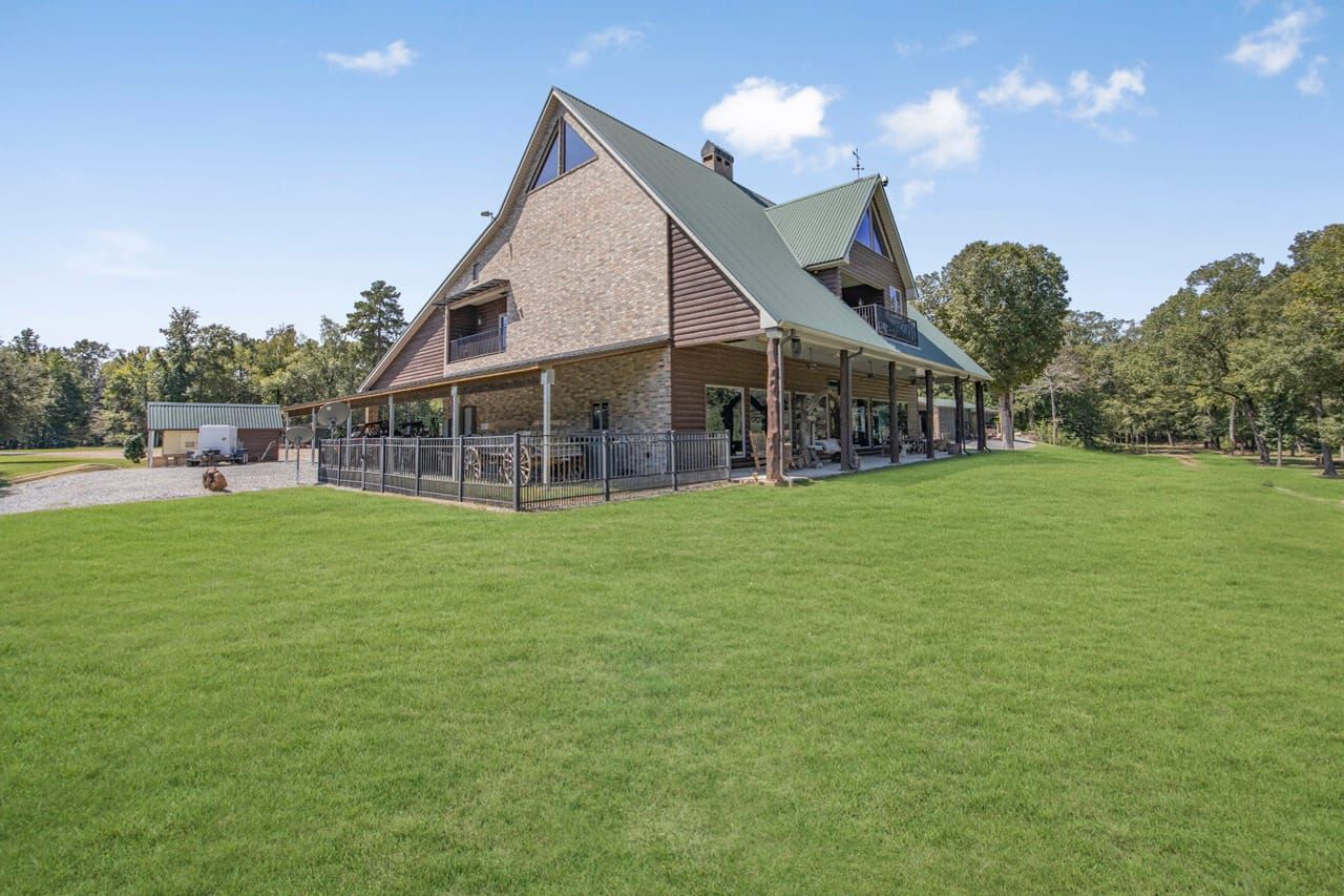 Hunting Lodge with Waterfall in Wilkinson County, MS