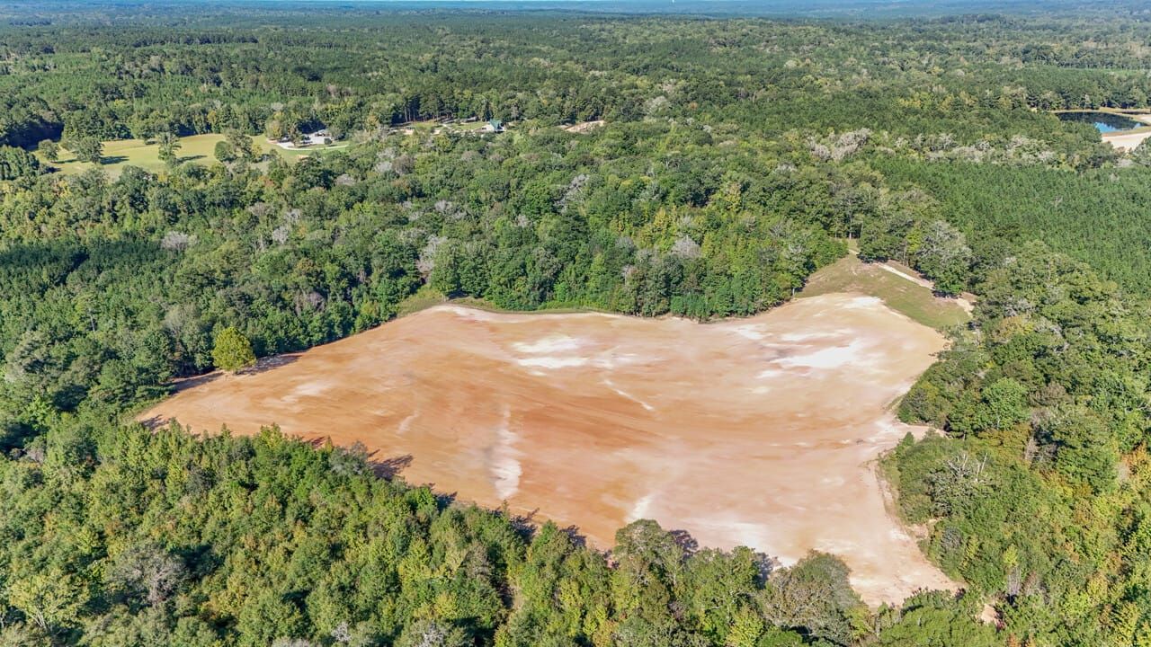 Hunting Lodge with Waterfall in Wilkinson County, MS