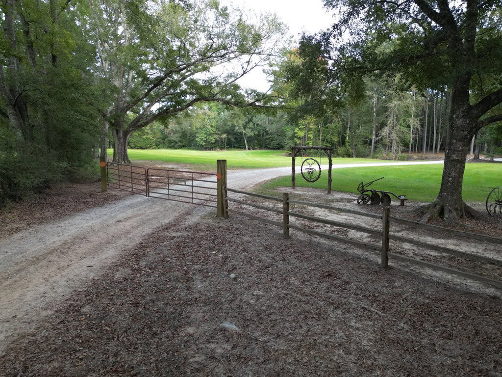 Hunting Lodge with Waterfall in Wilkinson County, MS