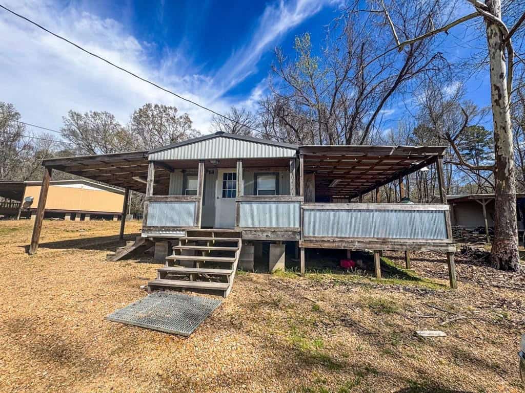 1001 Travelers Rest Road