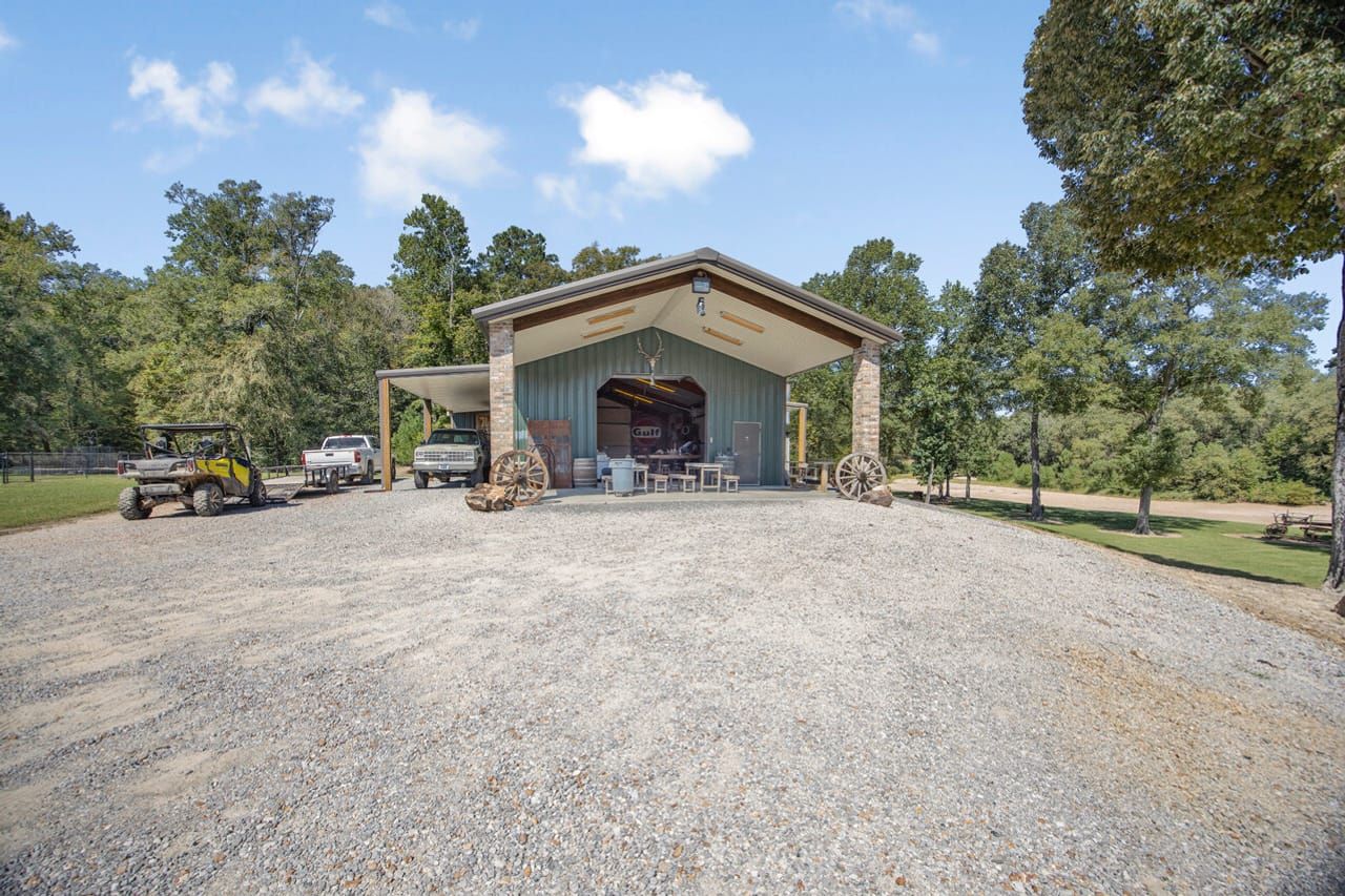Hunting Lodge with Waterfall in Wilkinson County, MS