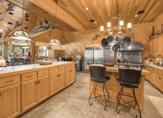 Hunting Lodge with Waterfall in Wilkinson County, MS