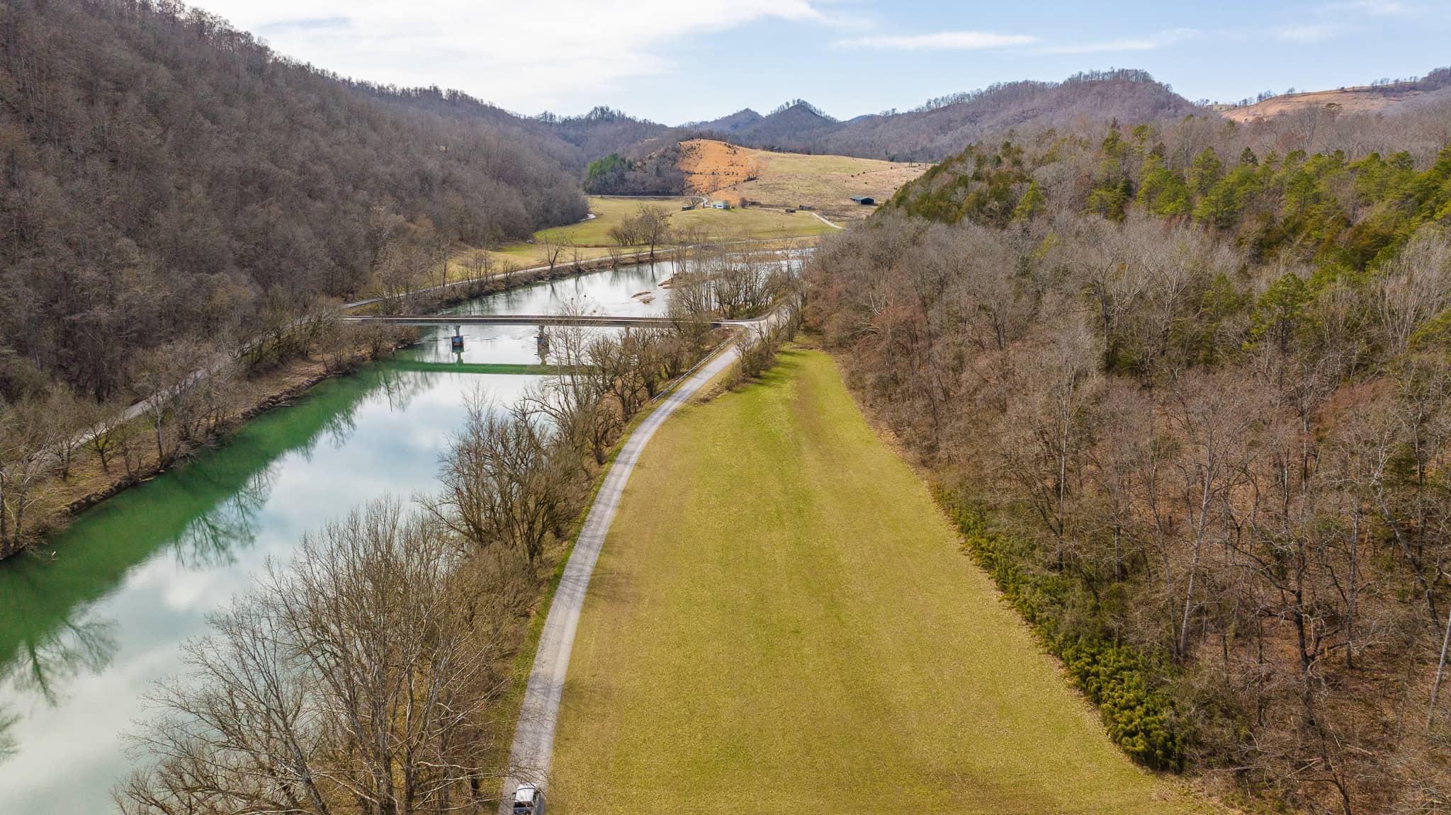 Secluded Riverfront Paradise in East Tennessee’s Wilderness Hancock Coun