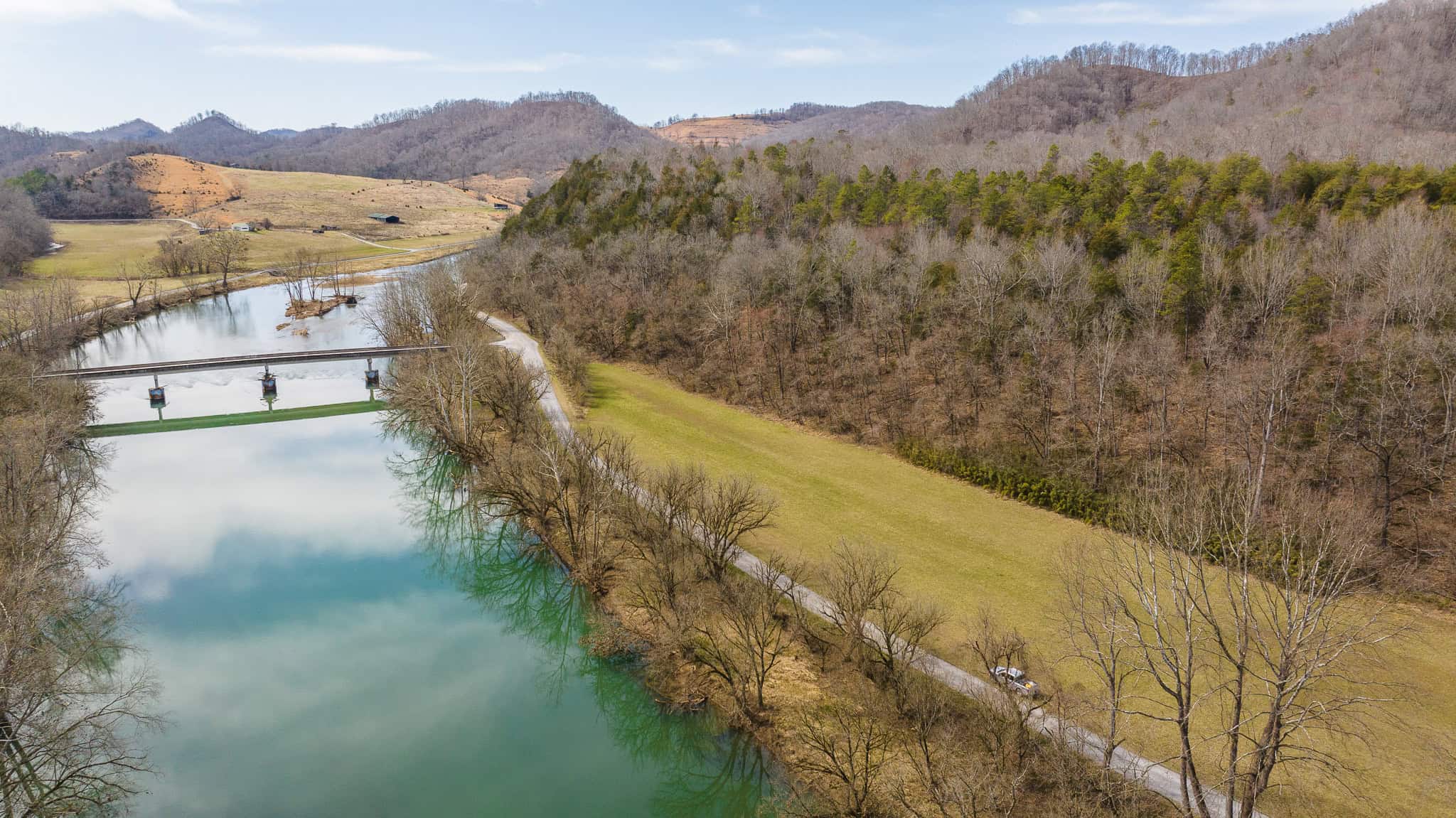 Secluded Riverfront Paradise in East Tennessee’s Wilderness Hancock Coun