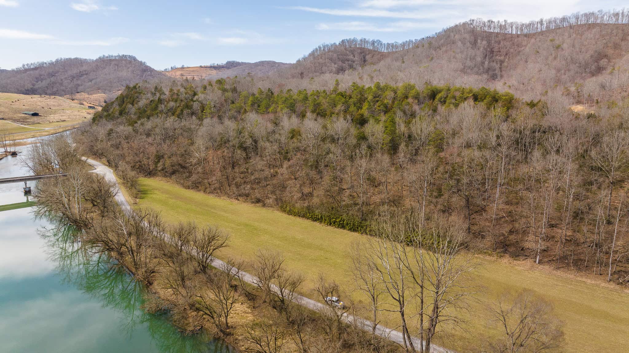 Secluded Riverfront Paradise in East Tennessee’s Wilderness Hancock Coun