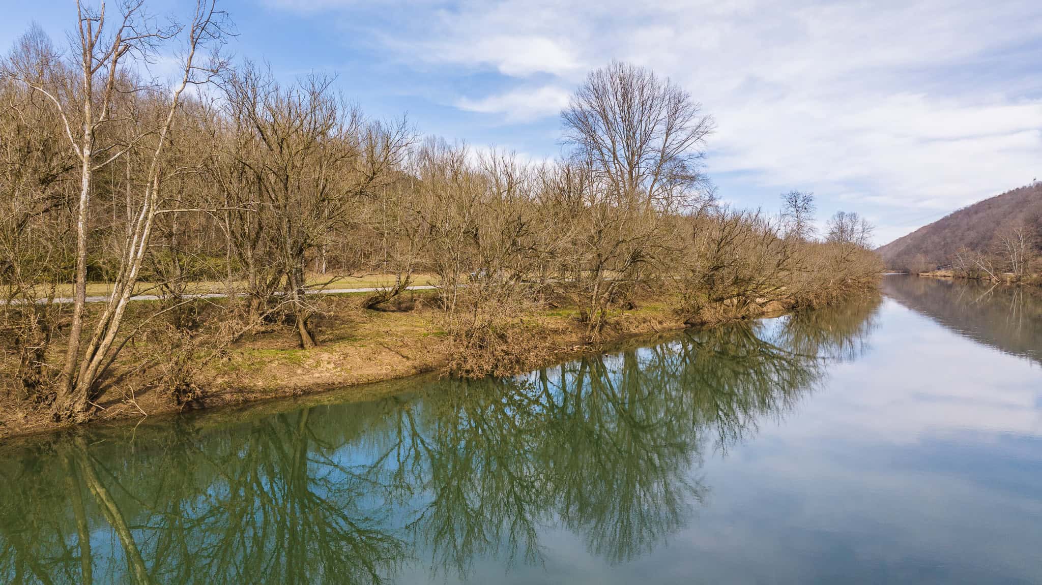Secluded Riverfront Paradise in East Tennessee’s Wilderness Hancock Coun