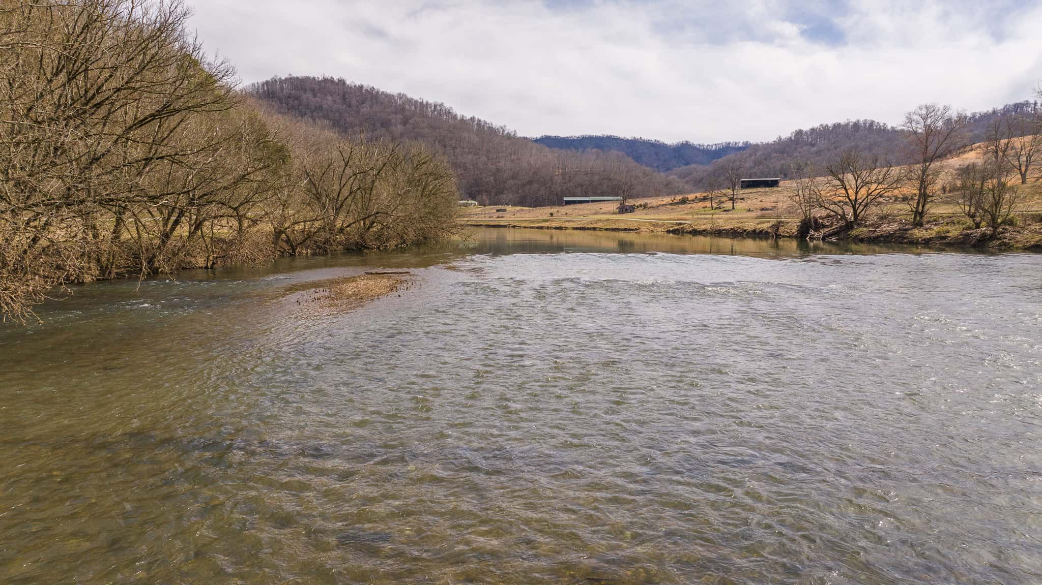 Secluded Riverfront Paradise in East Tennessee’s Wilderness Hancock Coun