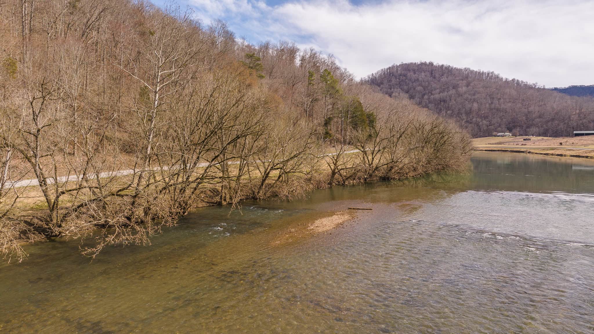 Secluded Riverfront Paradise in East Tennessee’s Wilderness Hancock Coun