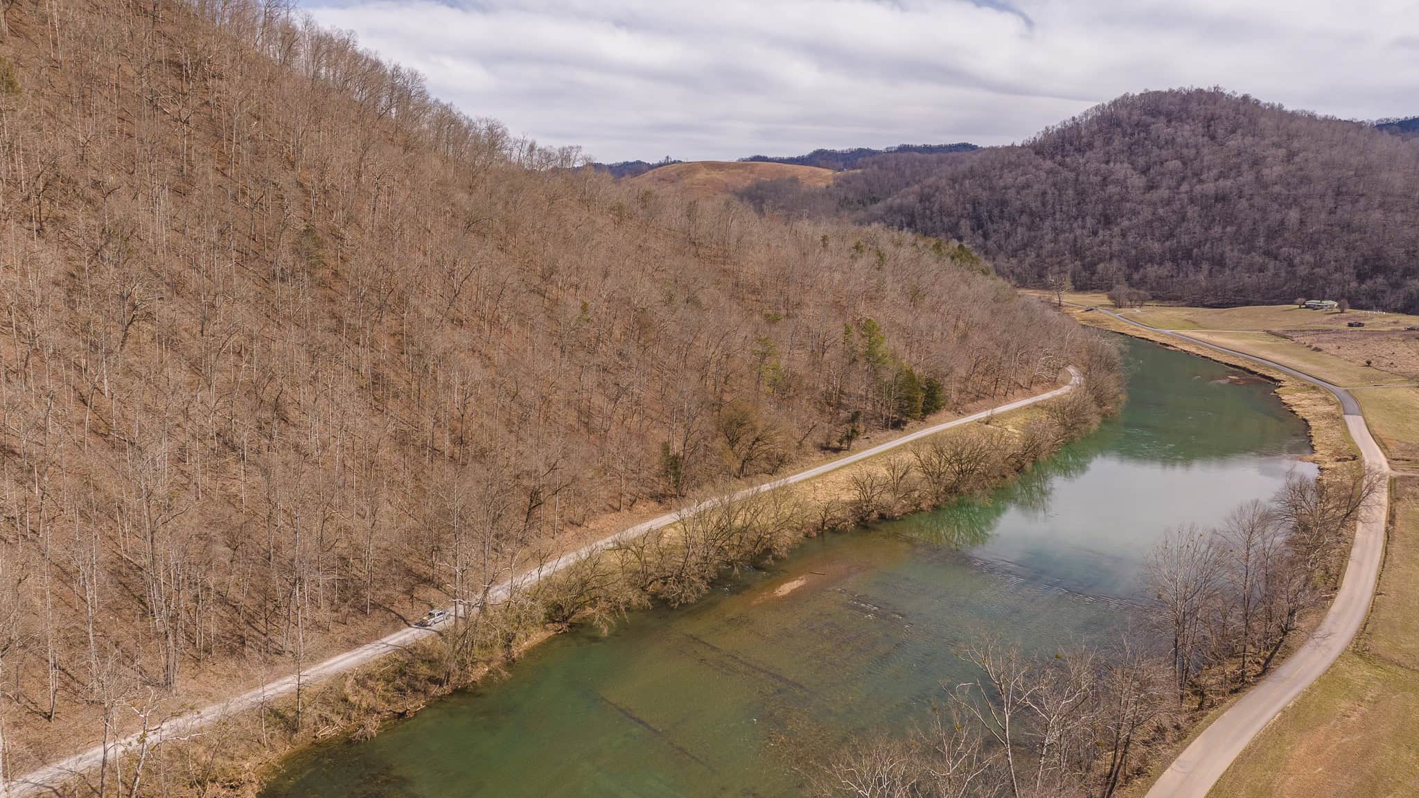 Secluded Riverfront Paradise in East Tennessee’s Wilderness Hancock Coun