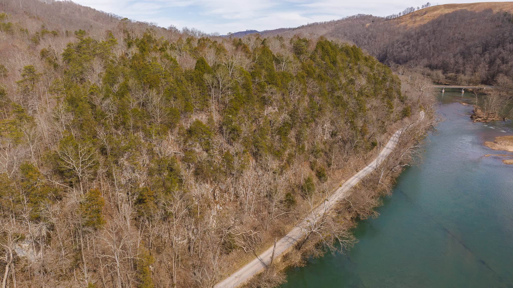 Secluded Riverfront Paradise in East Tennessee’s Wilderness Hancock Coun