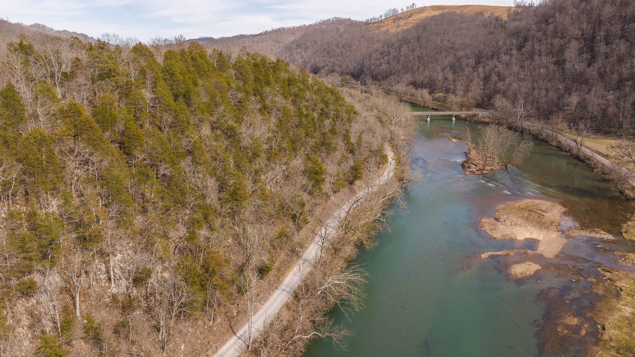 Secluded Riverfront Paradise in East Tennessee’s Wilderness Hancock Coun