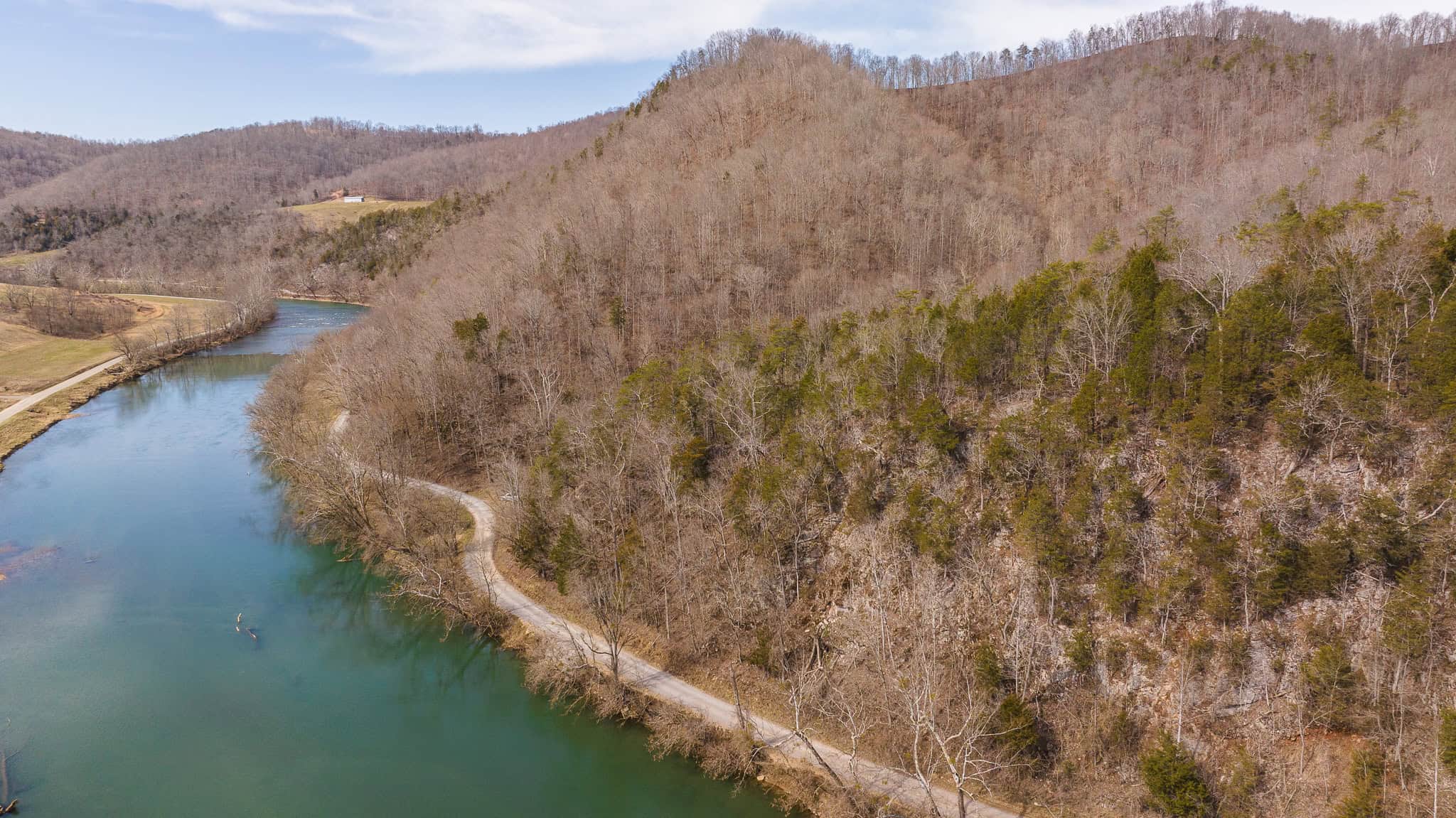 Secluded Riverfront Paradise in East Tennessee’s Wilderness Hancock Coun