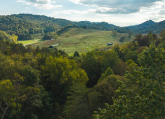 Secluded Riverfront Paradise in East Tennessee’s Wilderness Hancock County