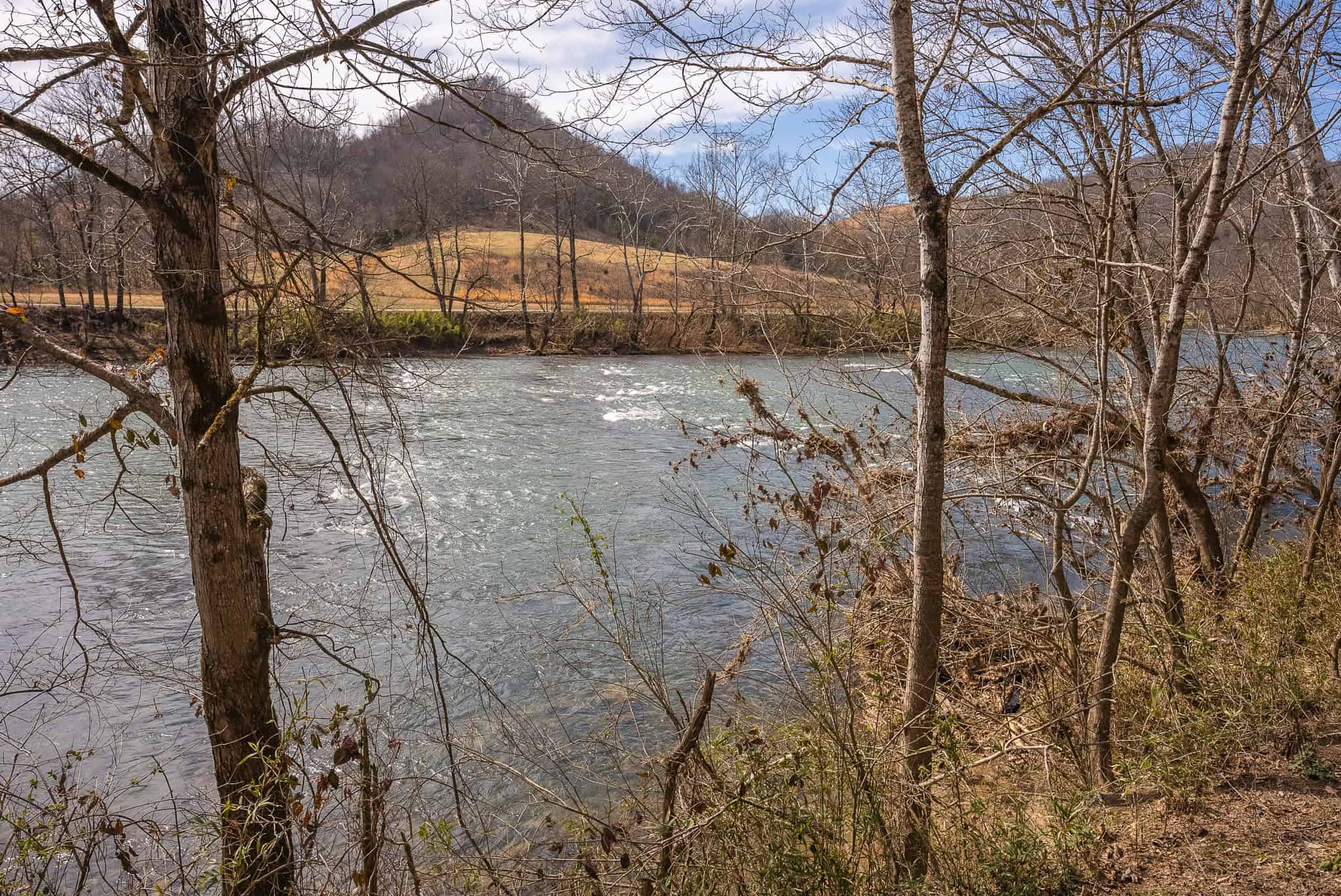 Secluded Riverfront Paradise in East Tennessee’s Wilderness Hancock Coun
