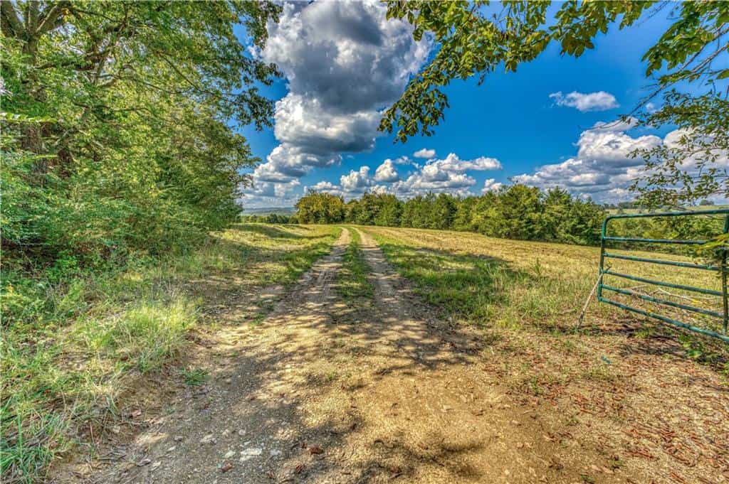 200 unrestriced acres in Yellville, AR
