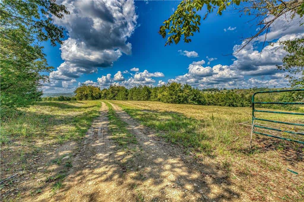 200 unrestriced acres in Yellville, AR