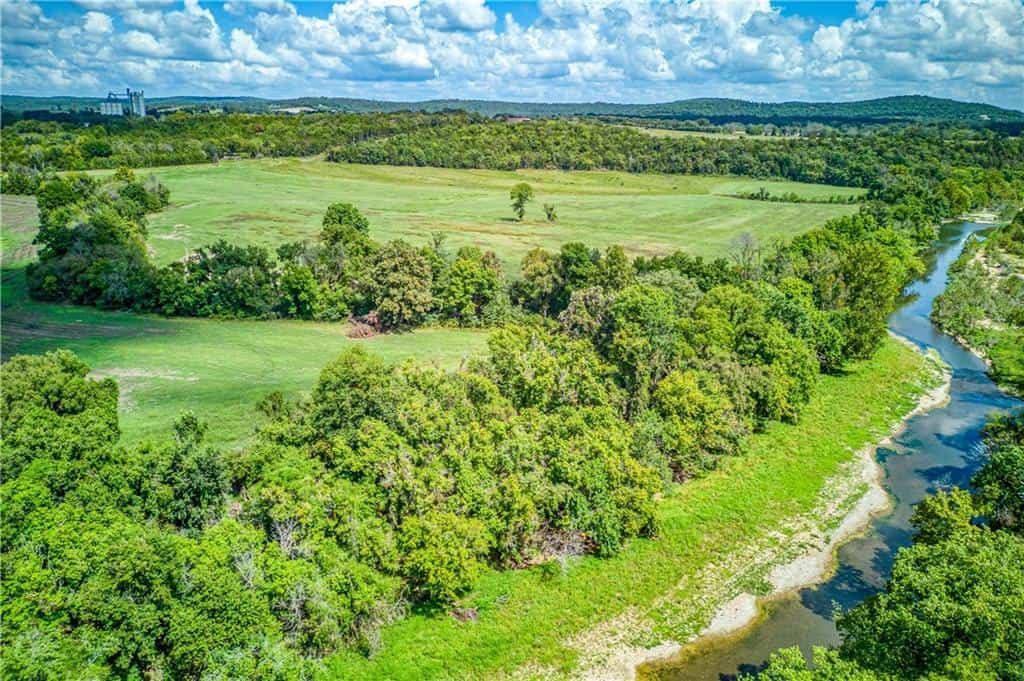200 unrestriced acres in Yellville, AR