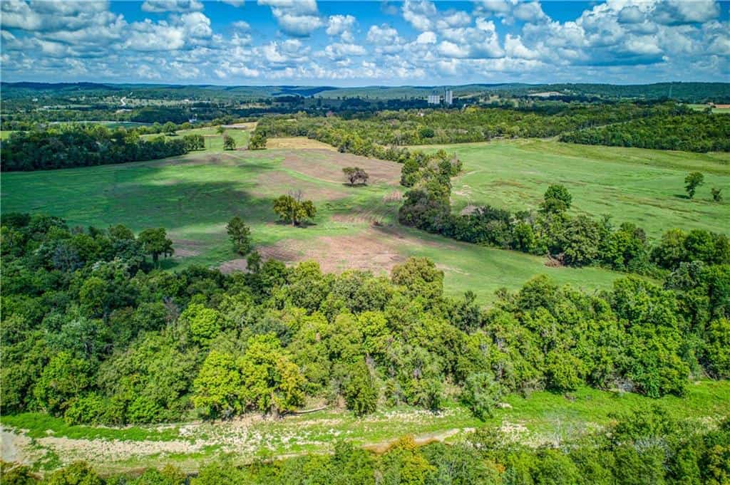200 unrestriced acres in Yellville, AR
