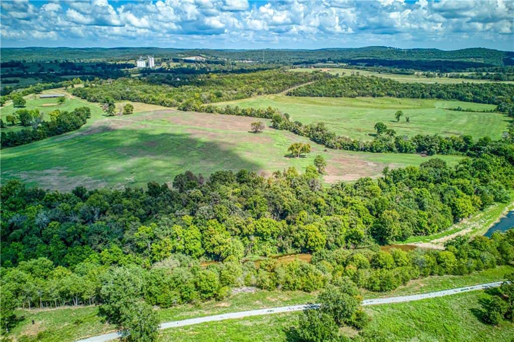 200 unrestriced acres in Yellville, AR