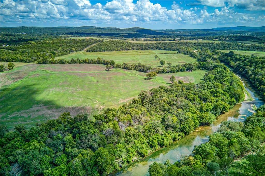 200 unrestriced acres in Yellville, AR