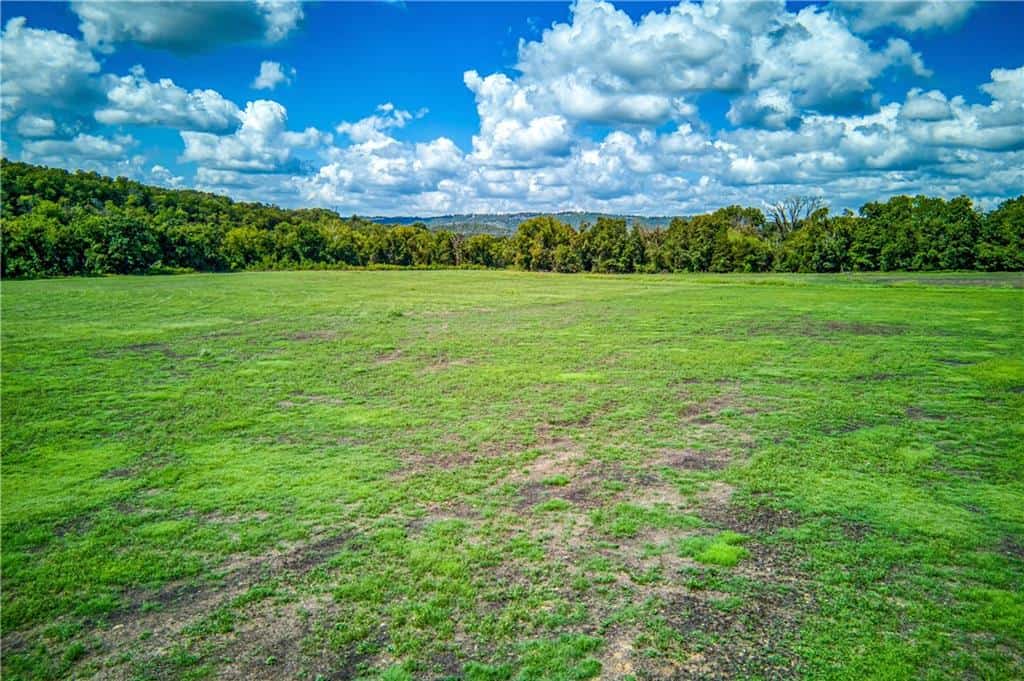 200 unrestriced acres in Yellville, AR