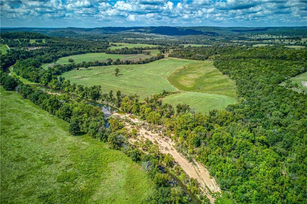 200 unrestriced acres in Yellville, AR