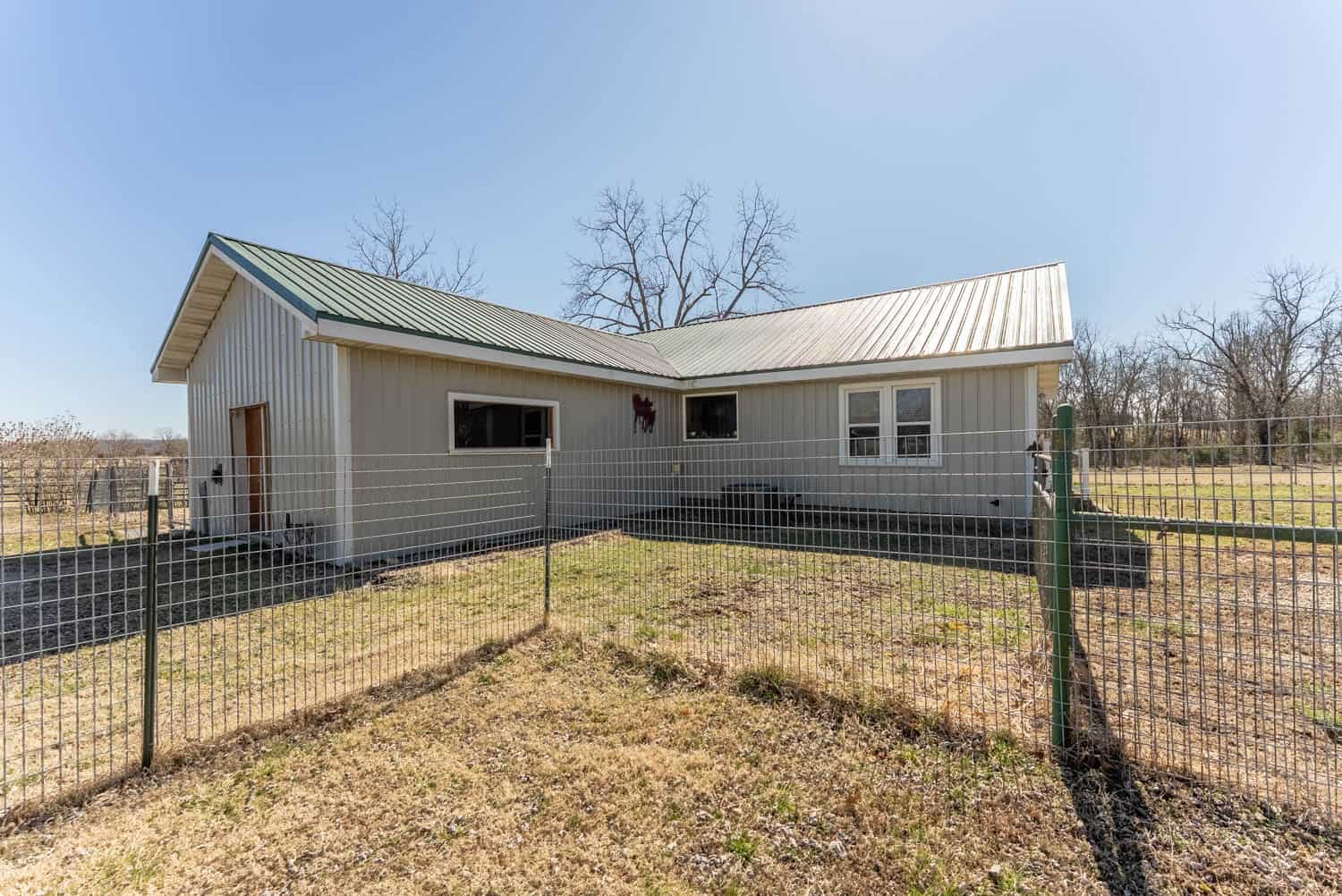 Horse Farm and Home for Sale in the Howell County Ozarks!