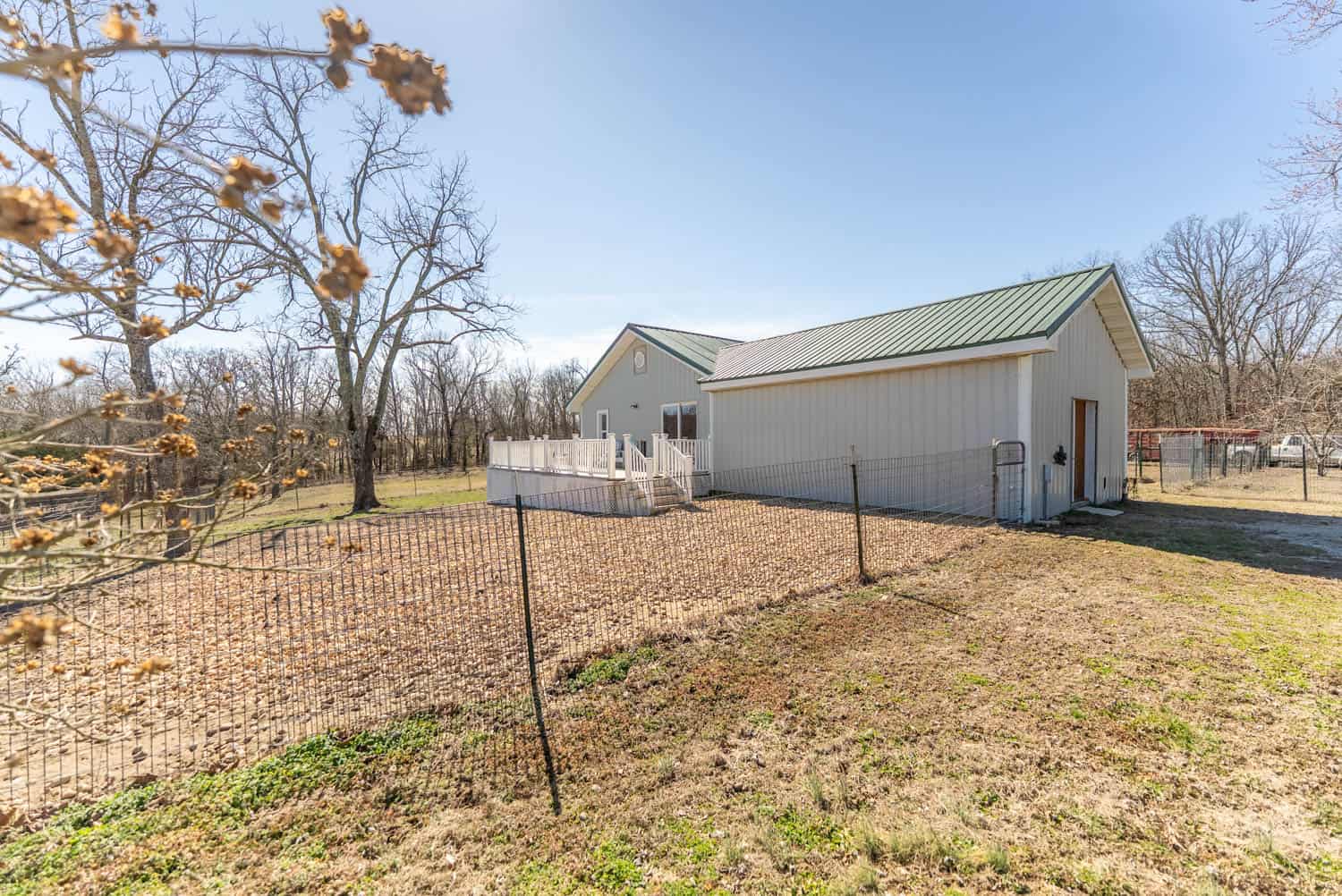 Horse Farm and Home for Sale in the Howell County Ozarks!