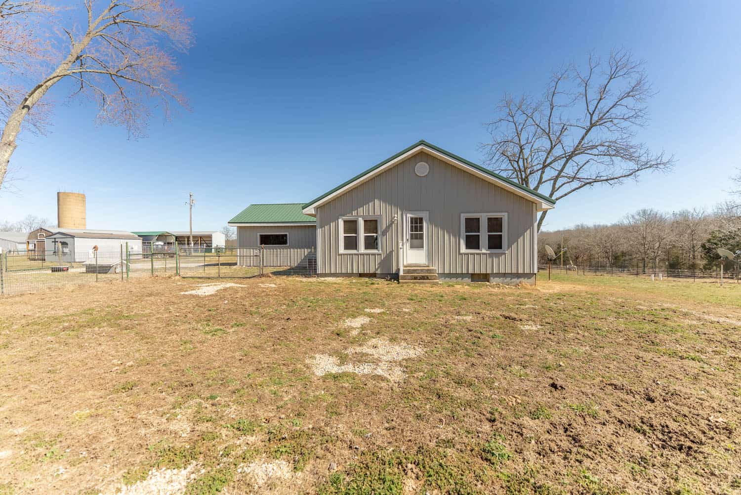 Horse Farm and Home for Sale in the Howell County Ozarks!