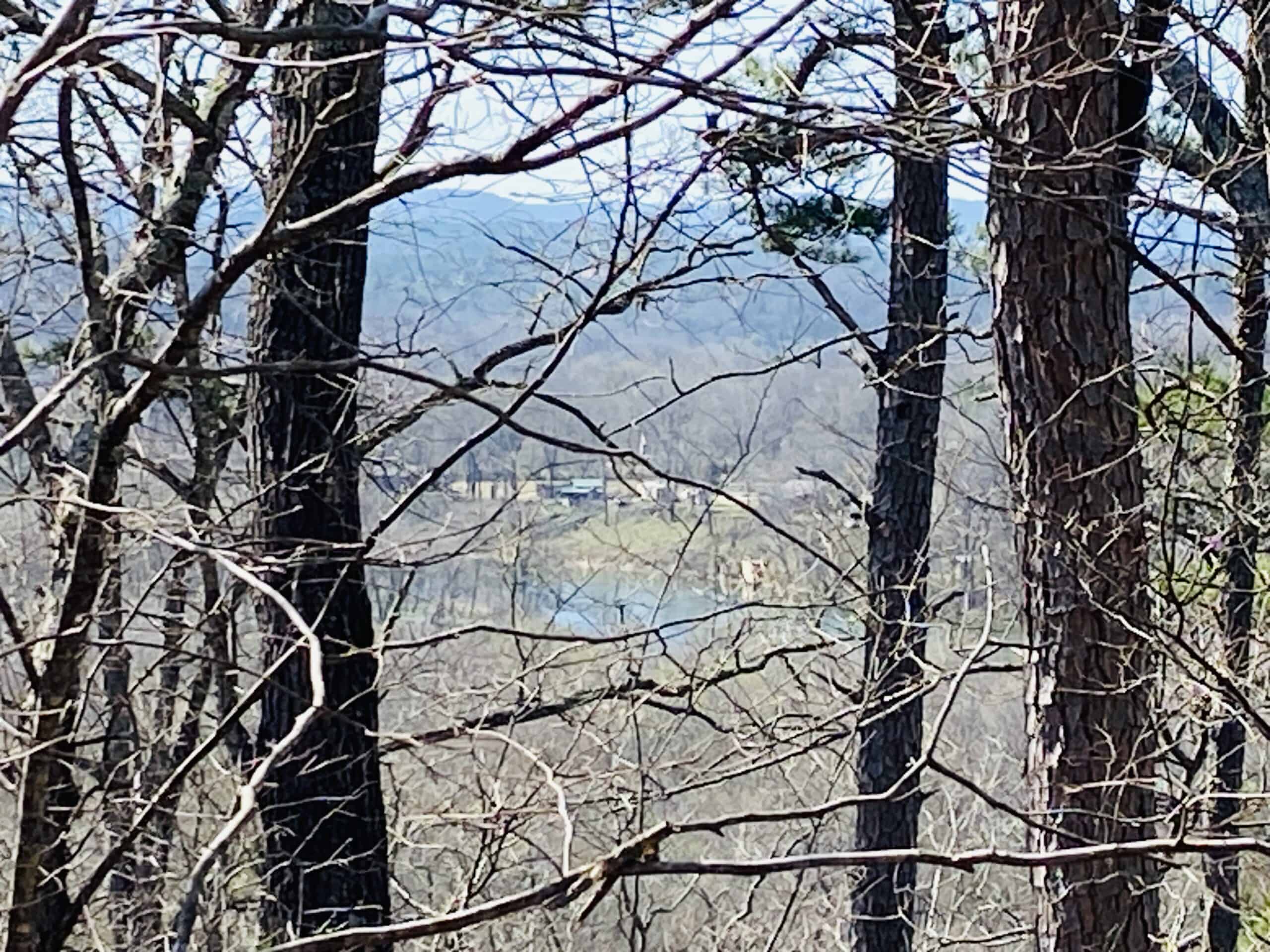 RURAL RIVERFRONT LAND WITH GREAT VIEWS FOR SALE IN ARKANSAS