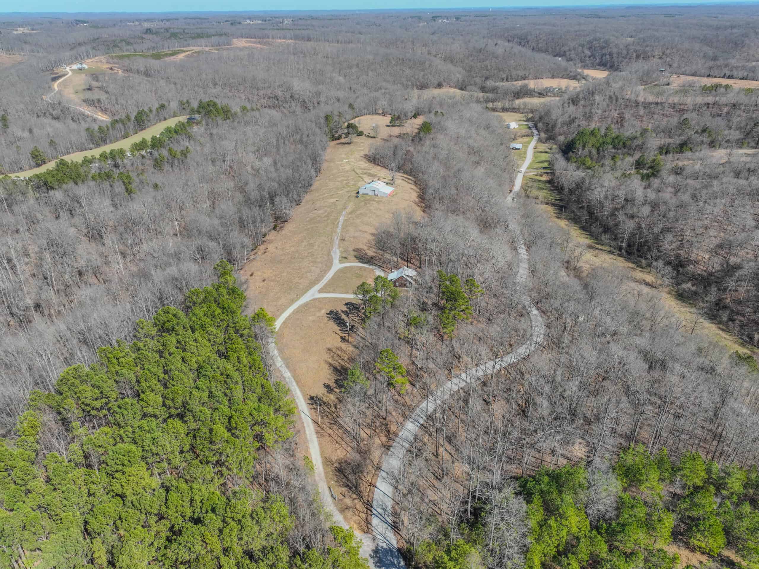 SECLUDED CABIN FOR SALE IN TENNESSEE WITH BARN & FENCING
