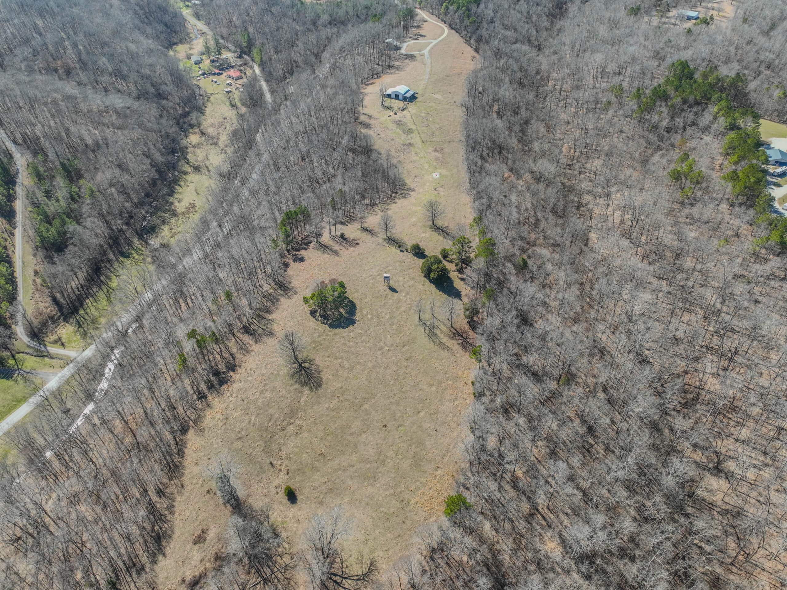SECLUDED CABIN FOR SALE IN TENNESSEE WITH BARN & FENCING