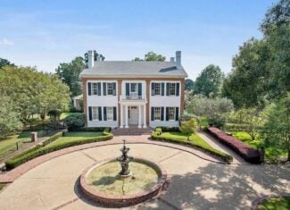 Beautiful Colonial Home on Acreage in East Feliciana Parish