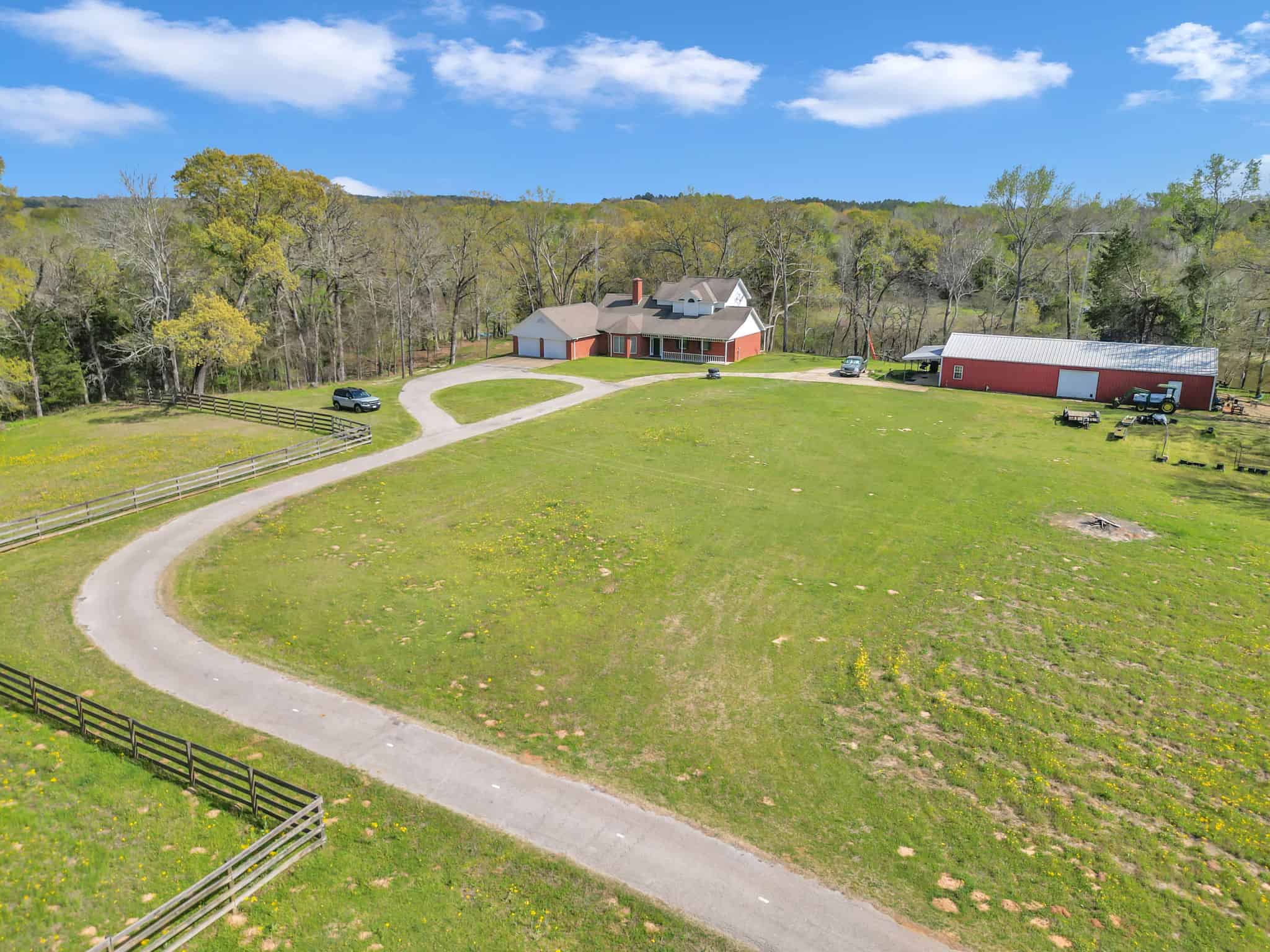 East Texas Hunting & Recreational Farm with Home & Barndo in Lindale, TX