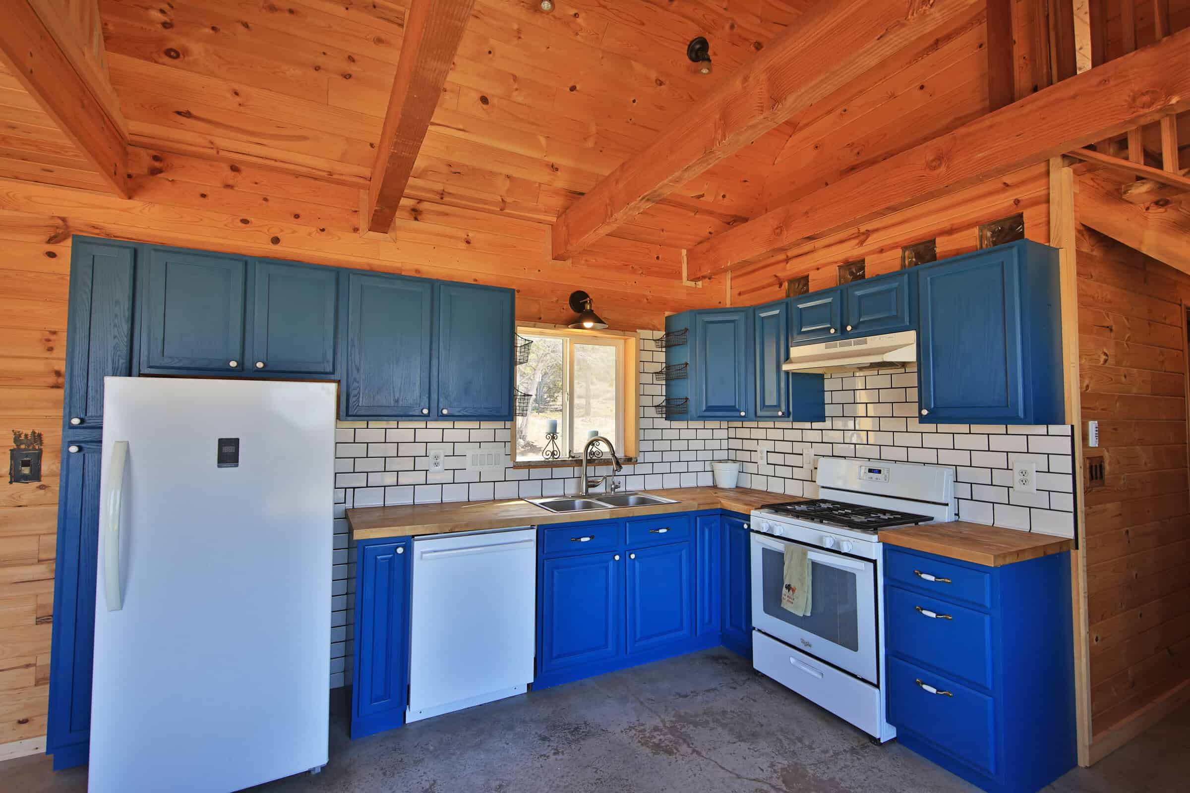Home, Shop, Acreage with Ponds in 2 Parcels For Sale in Mesa County