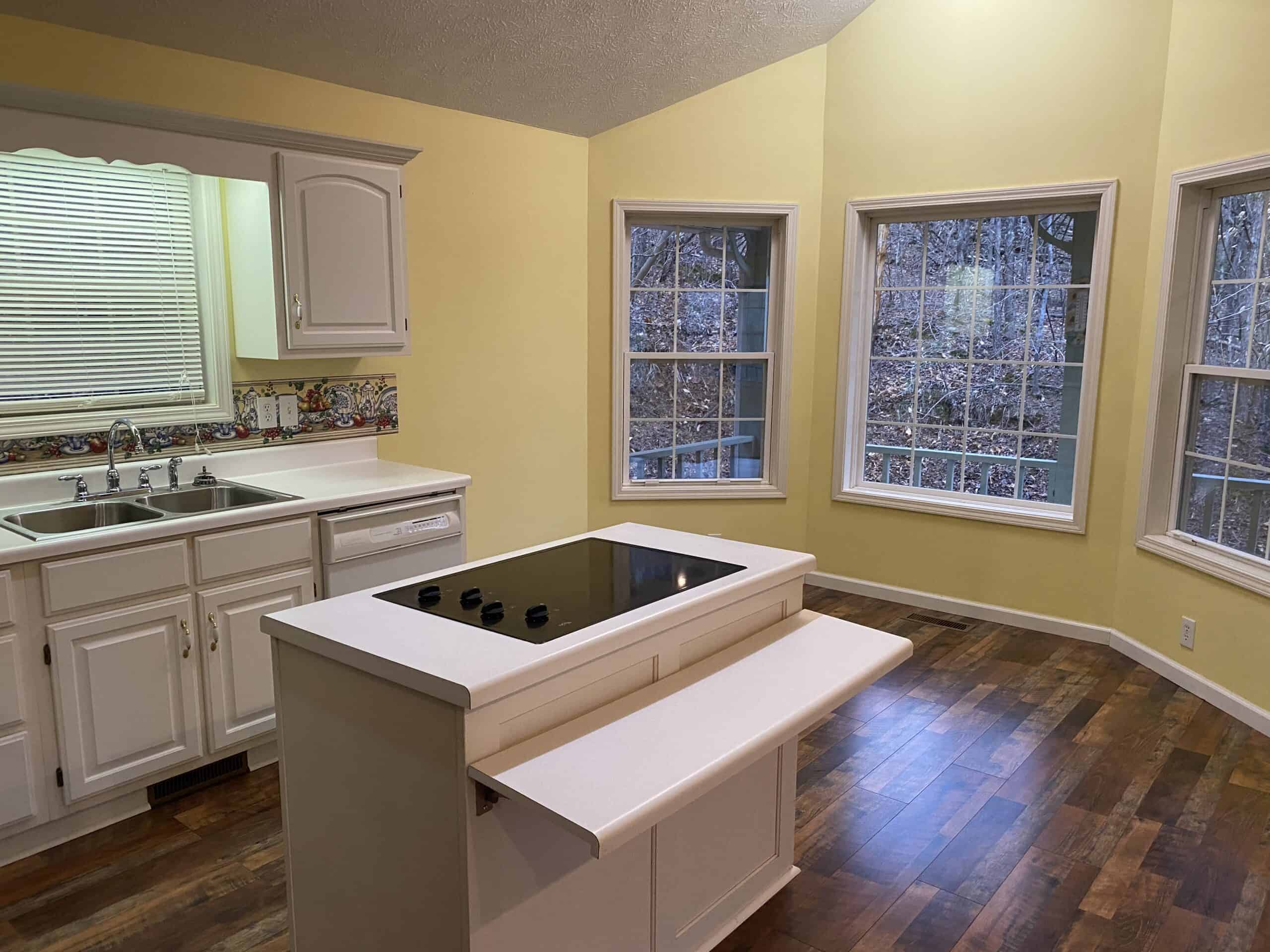RENOVATED HOME ON 40 ACRES FOR SALE IN HARDIN COUNTY, TN