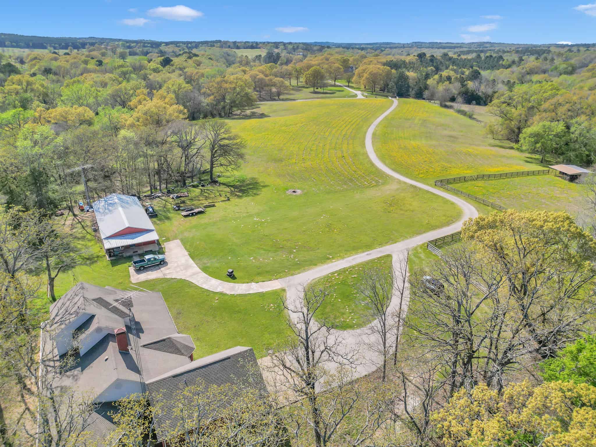 East Texas Hunting & Recreational Farm with Home & Barndo in Lindale, TX
