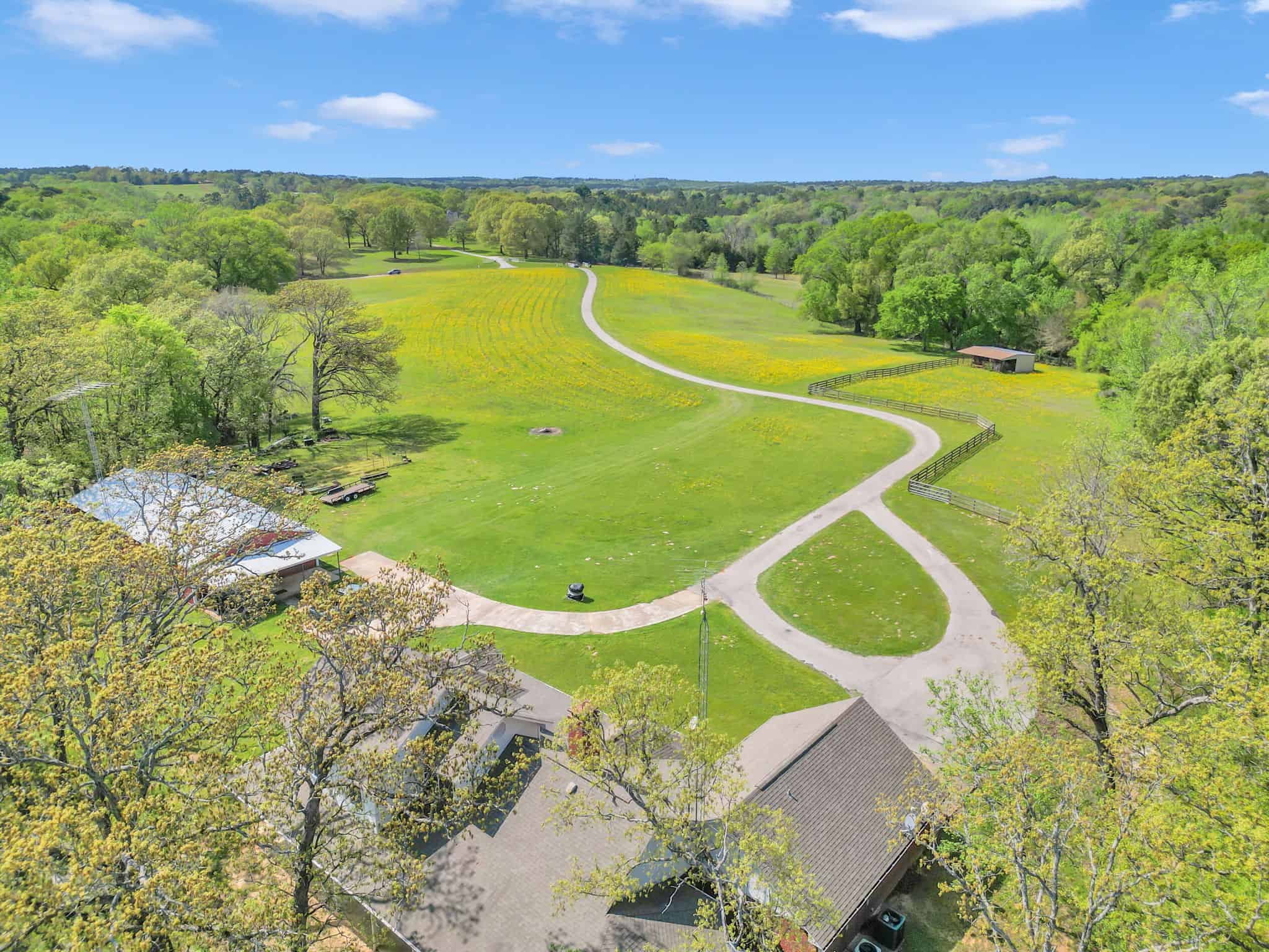 East Texas Hunting & Recreational Farm with Home & Barndo in Lindale, TX