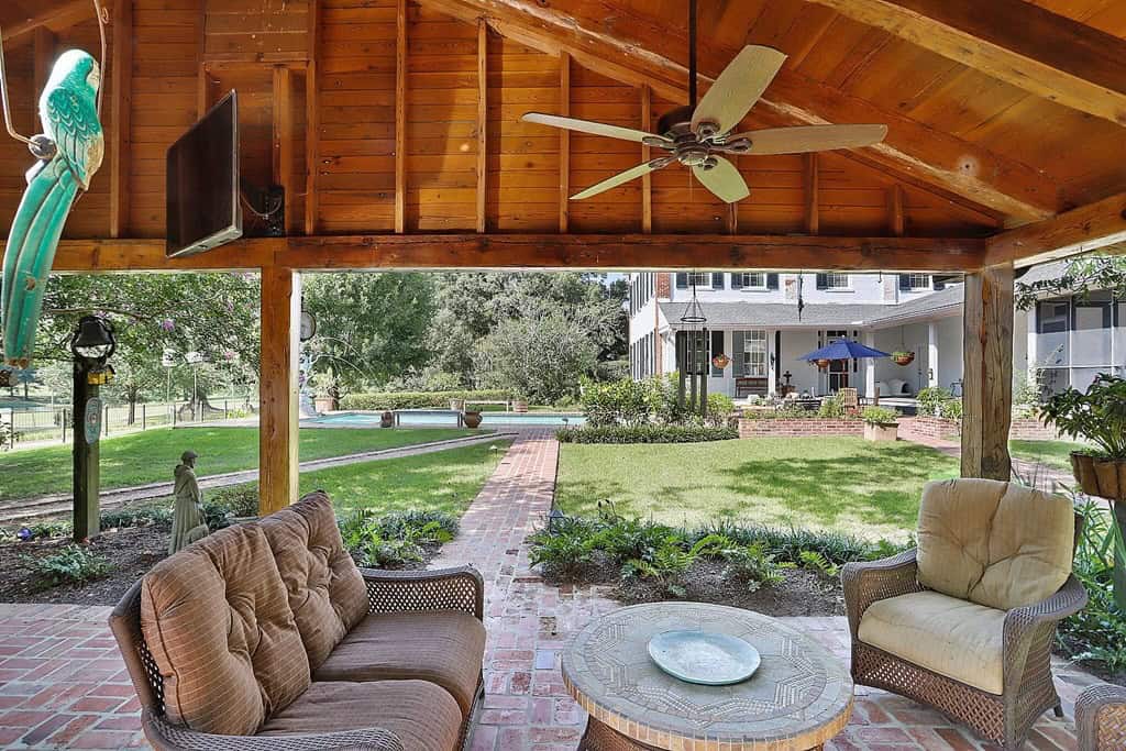 Beautiful Colonial Home on Acreage in East Feliciana Parish