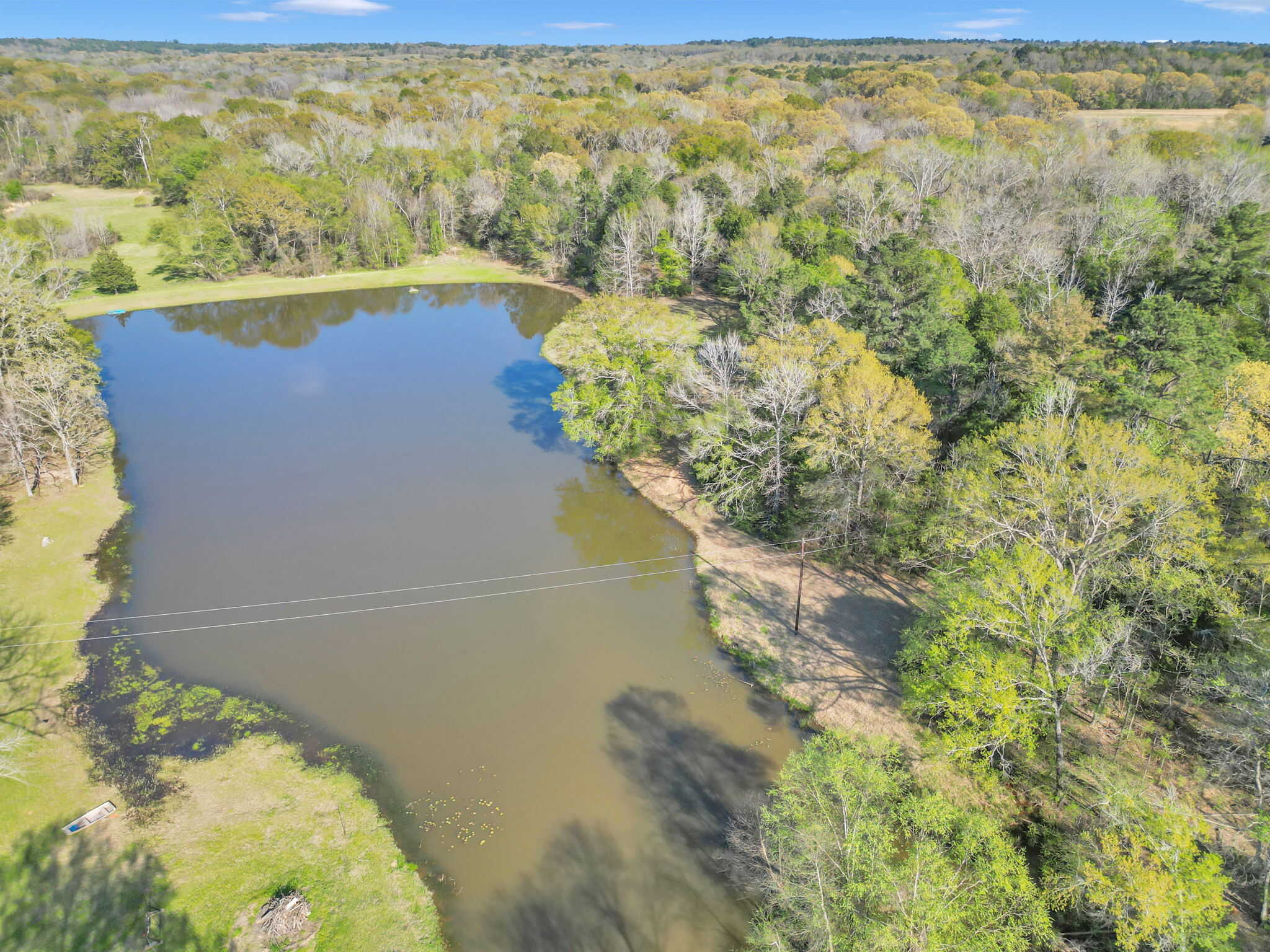 East Texas Hunting & Recreational Farm with Home & Barndo in Lindale, TX